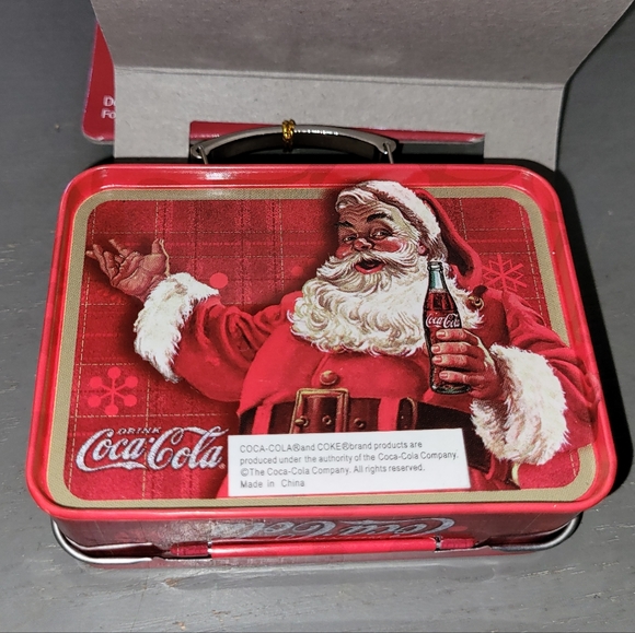 New! Vintage COCA-COLA Santa Metal Mini Lunchbox Christmas Ornament - Picture 4 of 5